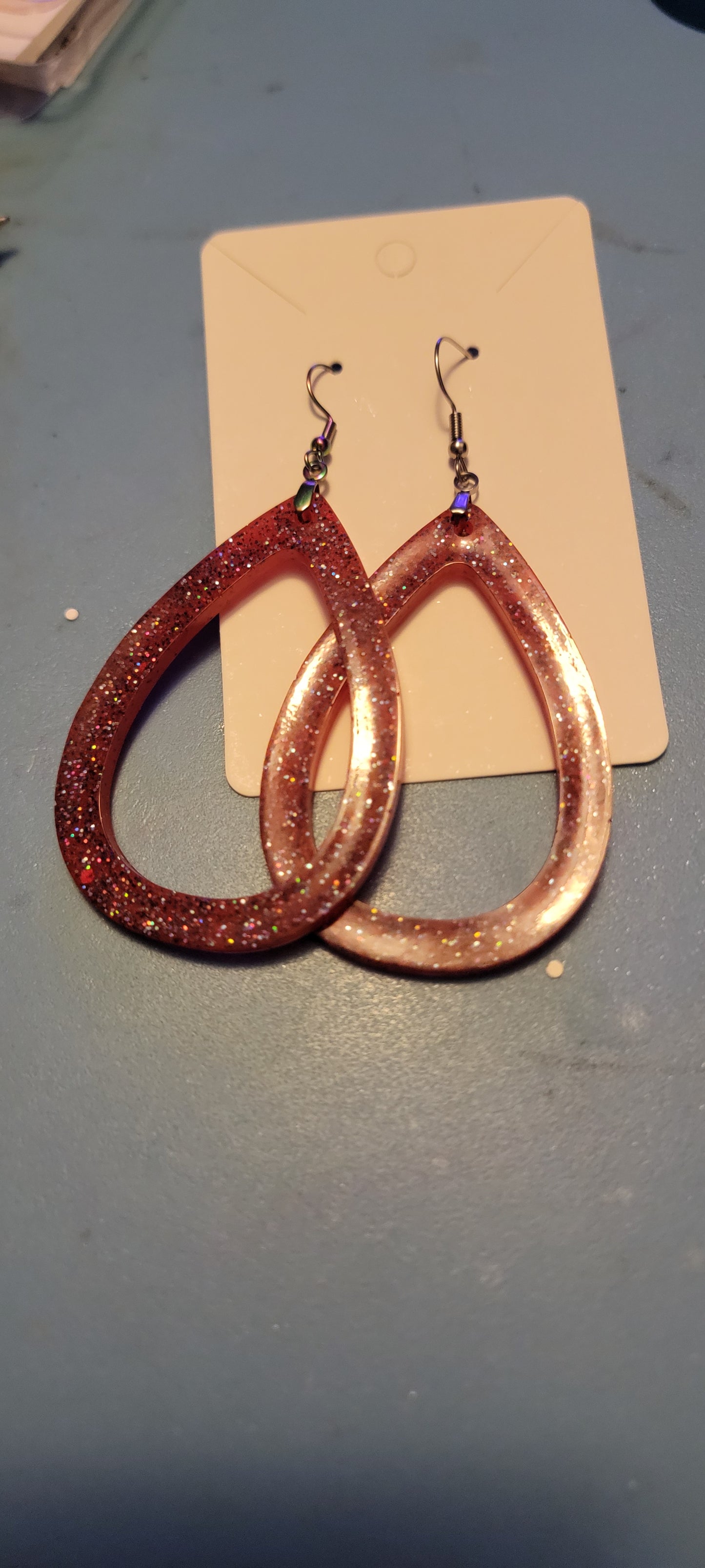 Red mica with gunmetal glitter open teardrop earring