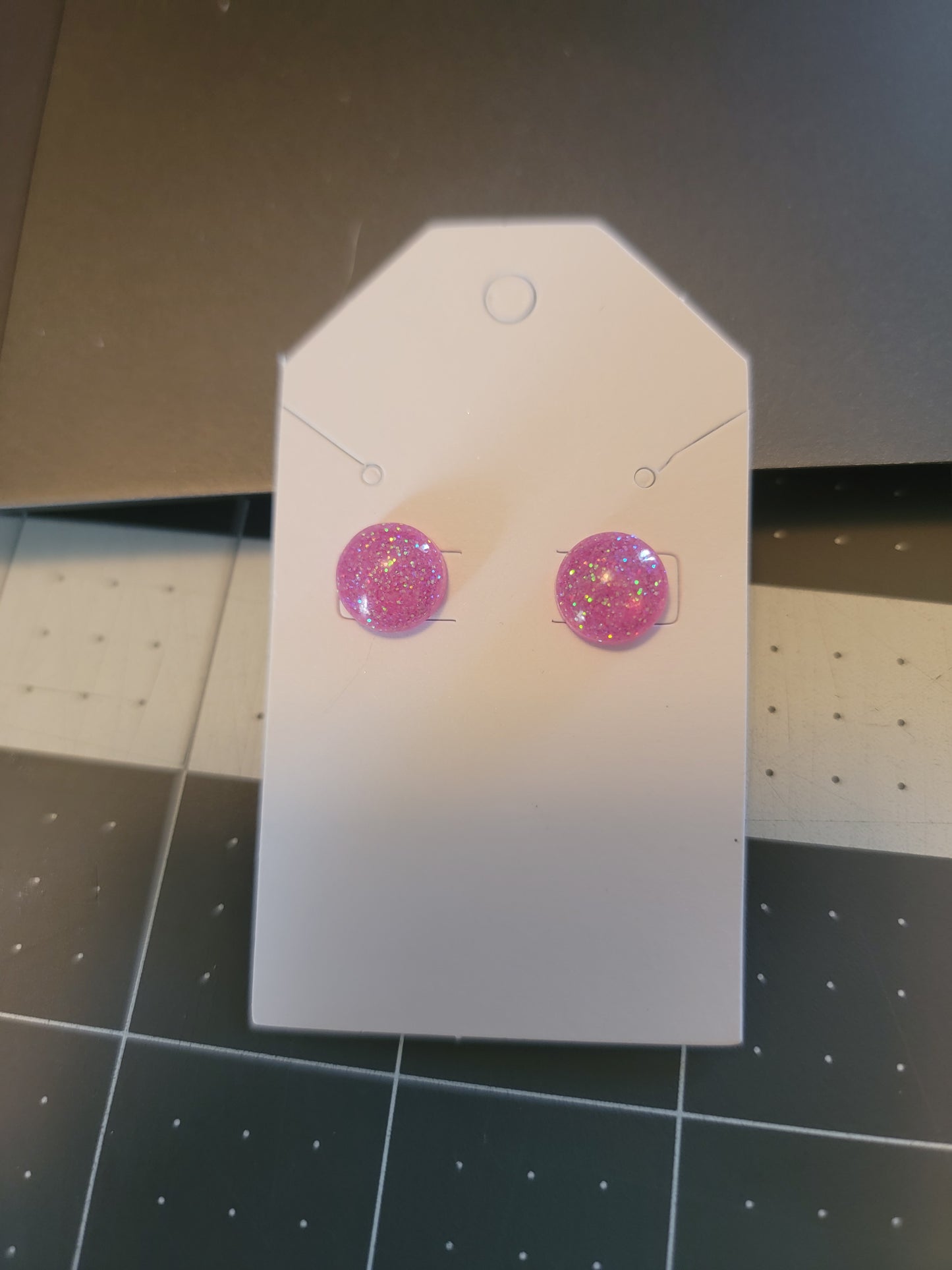 Pink glitter round stud earrings